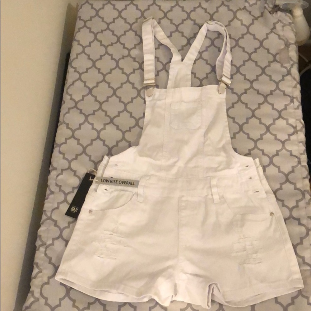Super cute White Overall Shorts